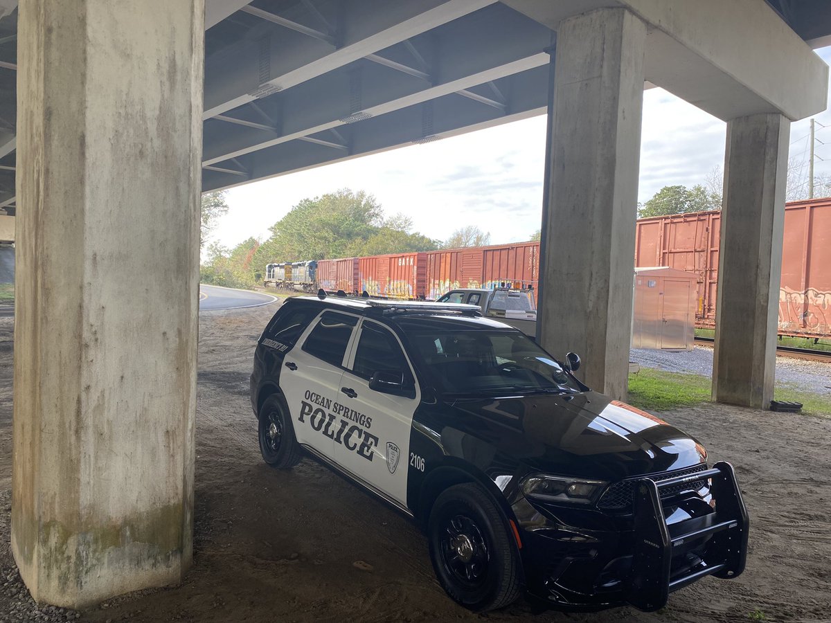 .<a href="/OceanSpringsPD/">OceanSpringsPolice</a> investigating report of a pedestrian hit by a train along Porter Ave. <a href="/WLOX/">WLOX</a>