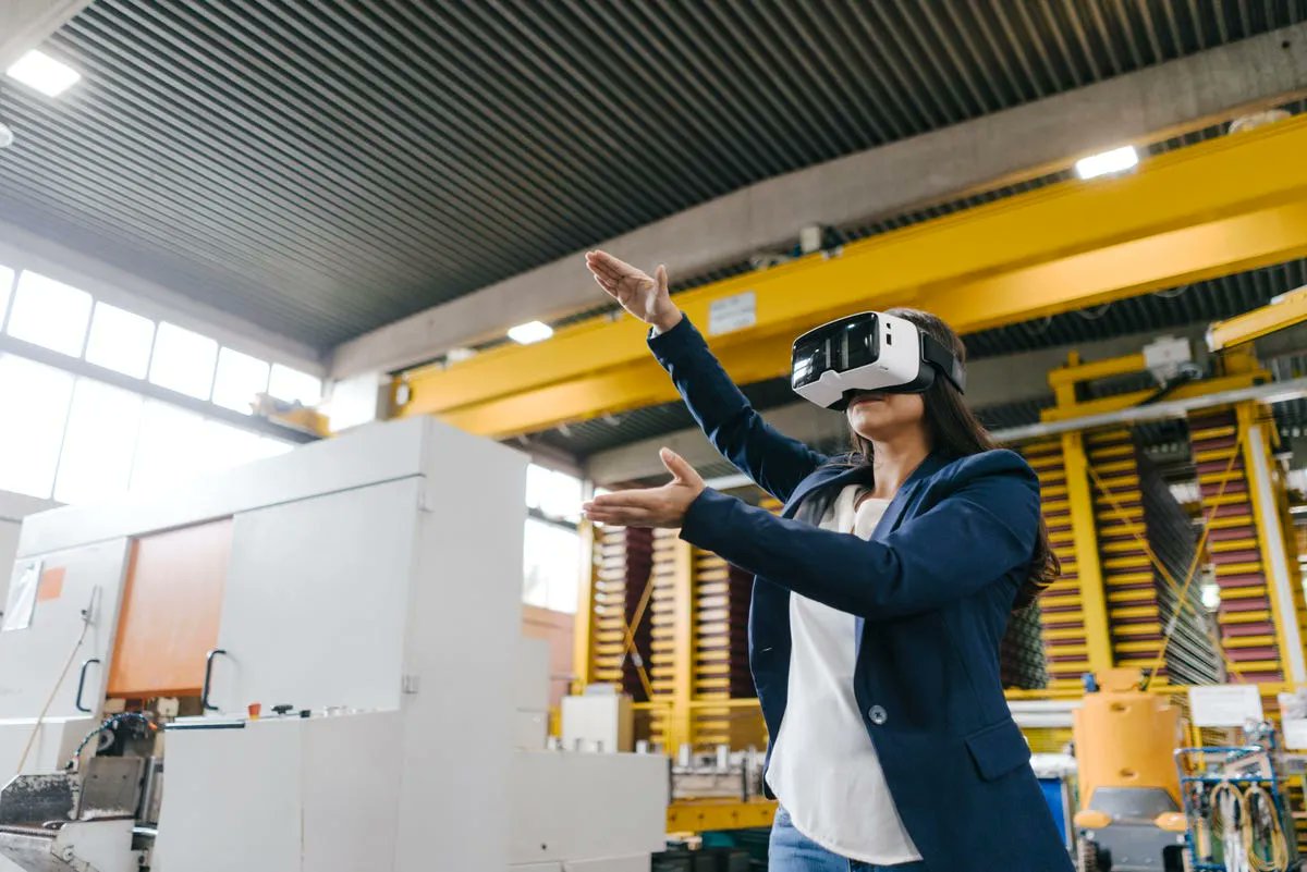 dan_gamota's tweet photo. Did your #Avatar pack the weather appropriate #SmartGloves, #SmartBlazer, and #SmartTrousers enabled by flexible hybrid electronics for @CES  Future Of Manufacturing With AR/VR @OEAonline @NextFlexUS @KlausHecker1 @wmildner @girishwable https://t.co/ZlvsPROs5N https://t.co/iw3jqFcPYc