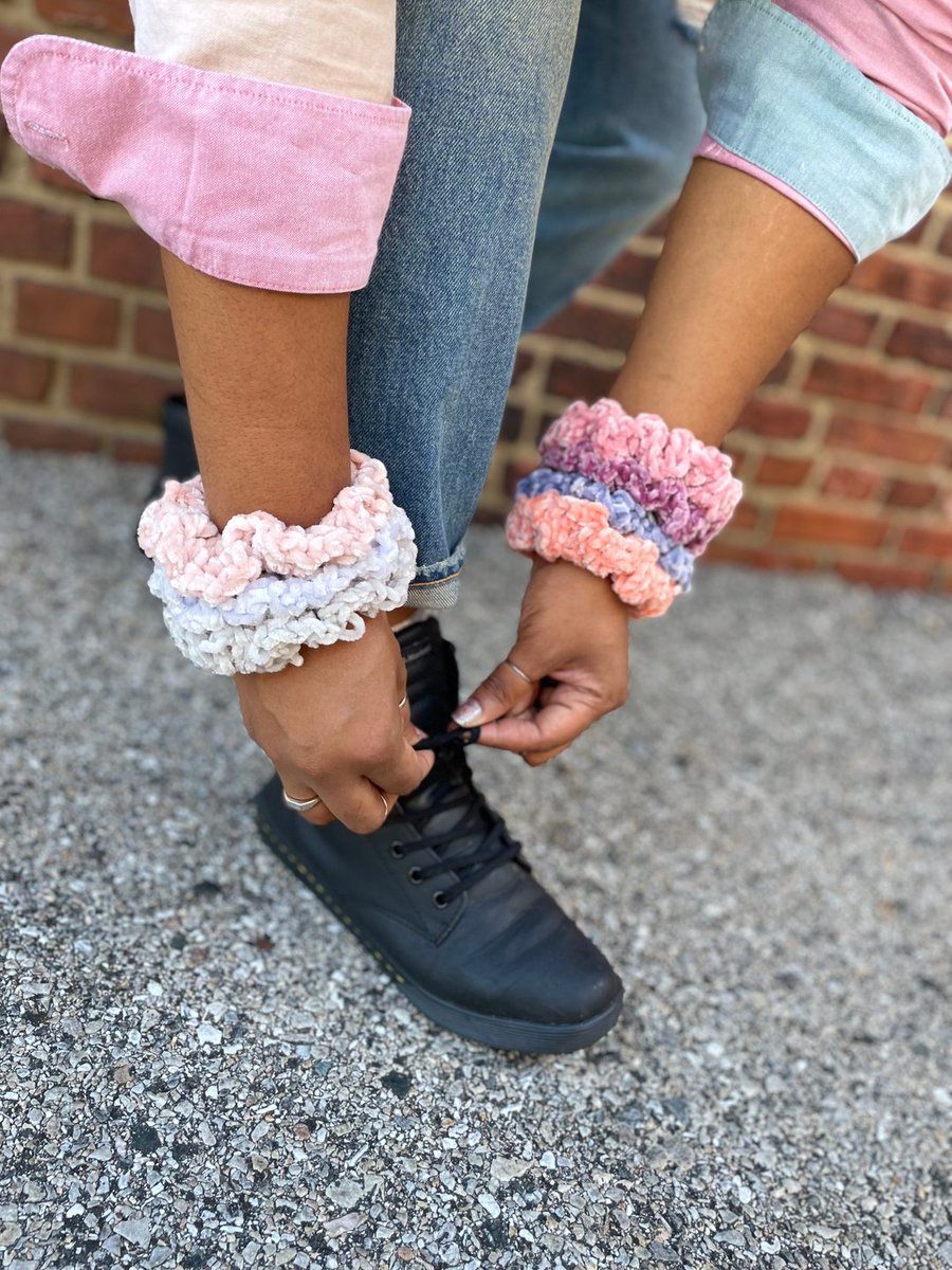 Stitch_DFactory's tweet photo. Scrunchie. . . Can’t get enough of’um so of course I’ll have them this weekend at my last market of the season. Now don’t laugh I know I only did two but damn it was great getting back out!

 I’m already planning a few for next year maybe as soon as even the summer! https://t.co/ZHqE5JACzz