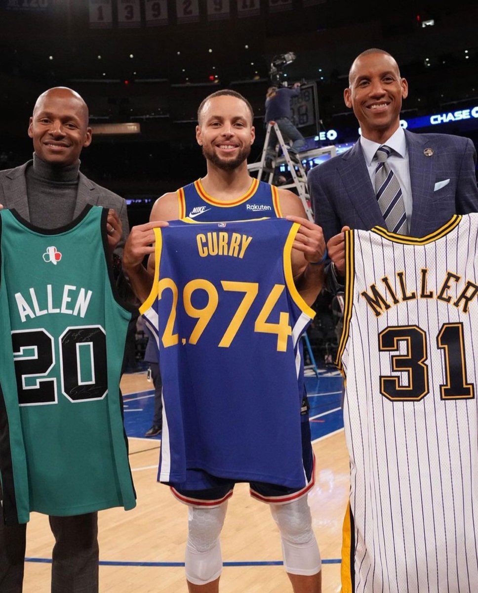 belongtoitaly's tweet photo. Gente che ha tirato da ogni posizione Grandiosi e Grandissimo @StephenCurry30 #3points #ThreePointKing #3PointKing #2974AndCounting #NBA75 #NBA #NBA2K22 #Warriors https://t.co/NoRVUfC4M6