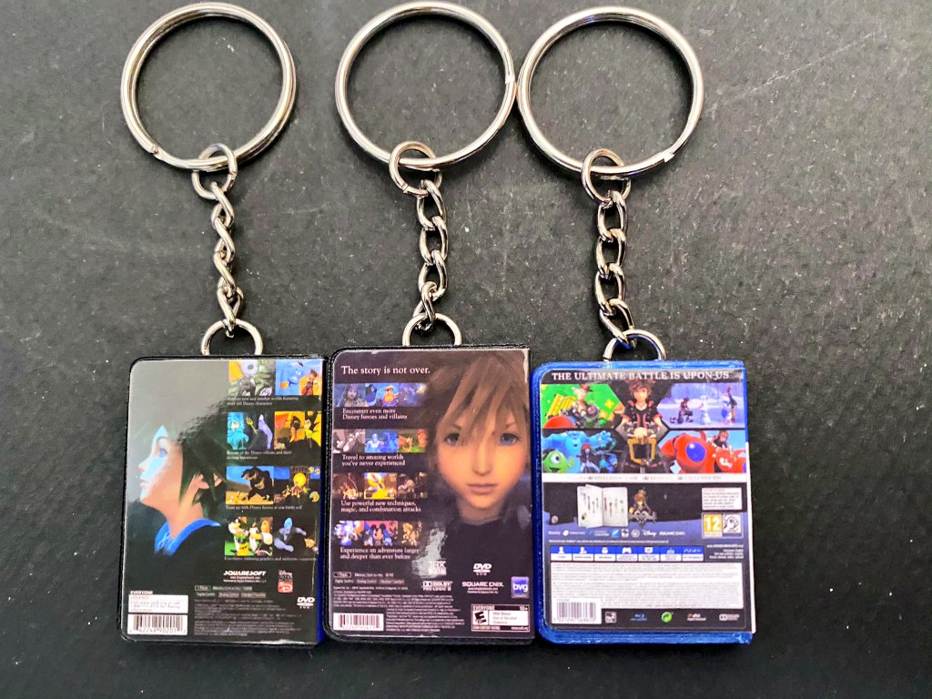 churroz's tweet photo. Day 15: Want to carry the Kingdom Hearts games around with you? MisfitToysStore has KH 1, 2, and 3 as mini keychains! #KHMerch #kingdomhearts #_KH

KH1&amp;2: https://t.co/TBncqL43hx
KH3: https://t.co/otPCQY1d13 https://t.co/5CVwpFZZhU