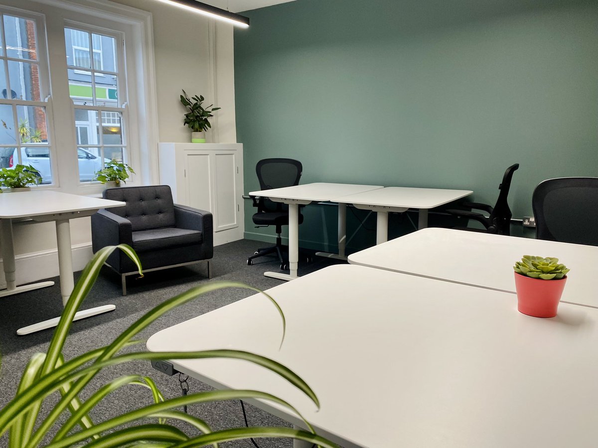 PropellerExm's tweet image. 🍾 Wahoo! Our final office is up, running and available to rent 🎉

➡️ If you or anyone you know in the tech or creative industries that’s looking for a 5 person office in our vibrant friendly tech / creative community of 40+ people in #Exmouth get in touch!