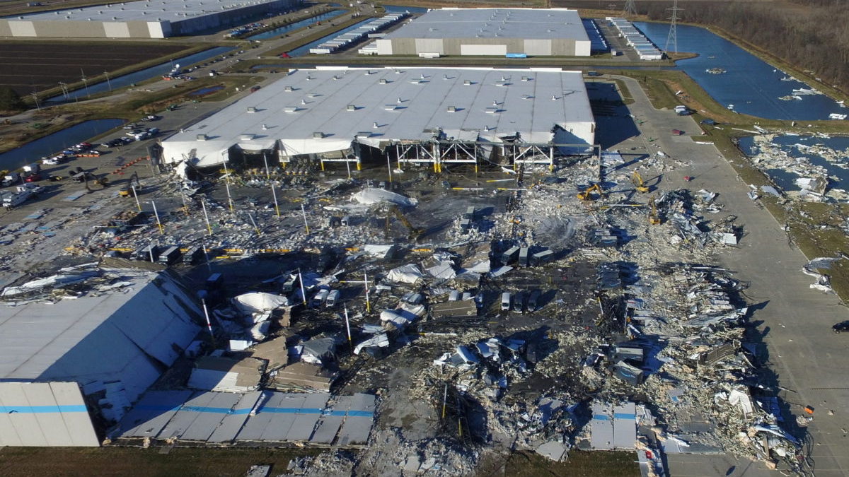 ResistancePrays's tweet photo. Seeing each other - Natural disasters are regularly compounded by human-made disasters where profit is placed over people. #tornadoes #WinterTornadoes #profit #amazon #unions https://t.co/6ZGjHh1Yij https://t.co/fvQ6k8l9ew