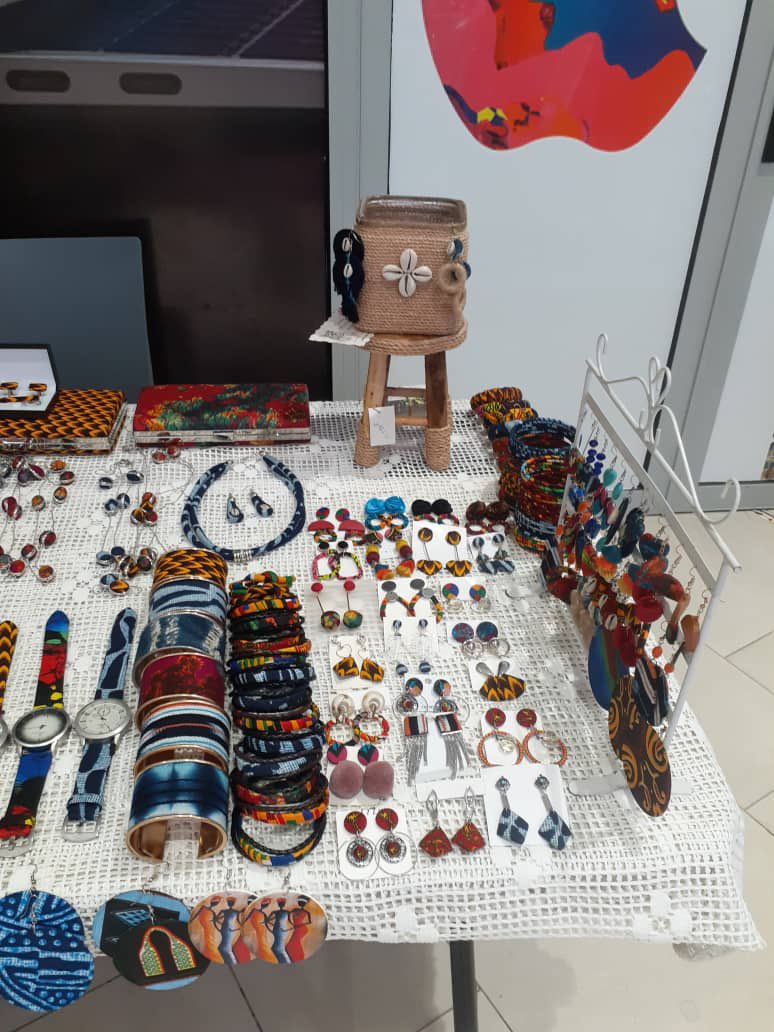 Votre africanité sera révélée avec les Créations Lebel. 
Retrouvez-y tous vos accessoires fabriqués de manière artisanale. 

🗓 Du 17 au 19 Décembre 2021
📍 Belavie Ancienne Route
⏰ De 10H à 20H 
☎️ +237 6 60 59 96 72

#VP237 #Edition4 #SpecialCosplay