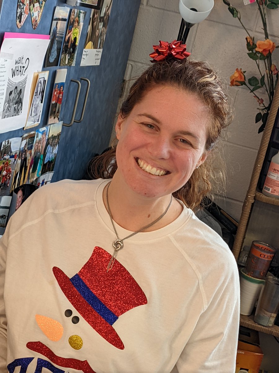RobertsonNBCT's tweet photo. Shout out to this "EXTRA" great addition to our 7th grade ELA team.  She helps support us all to be on the same "page" - Thanks @ebfielder  #CSD12Days https://t.co/Q5KGlrh5i1