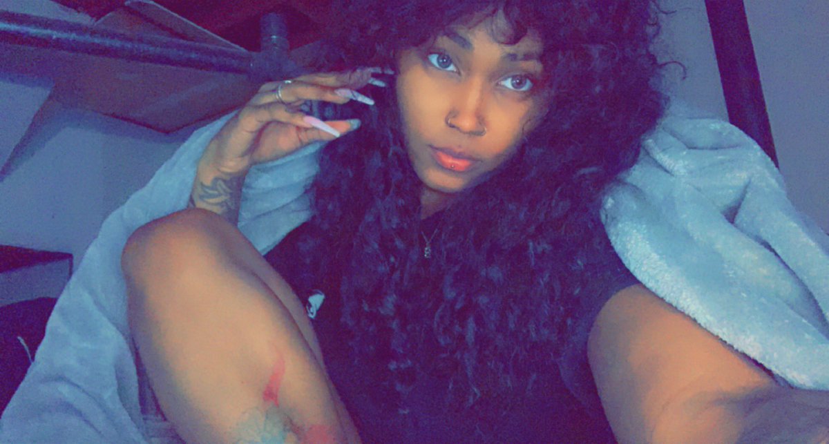 blvhzzy's tweet photo. Just wanted to let y’all know I’m still alive lol https://t.co/um1GLSaCZJ