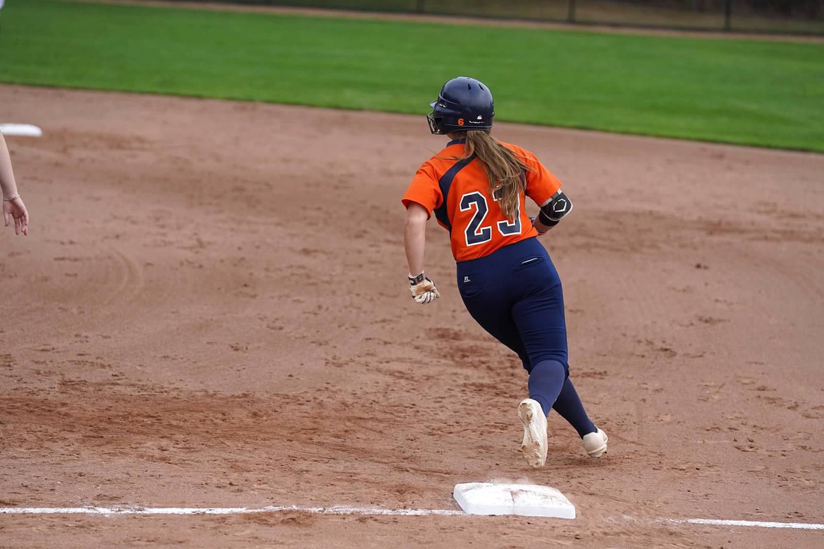 HopeCollegeSB's tweet photo. SPRINTING through finals week to the finish line of the semester!!! #yougotthis #finishstrong #breakisnear #sleepiscoming #bestrongbetrue https://t.co/euvosd485j