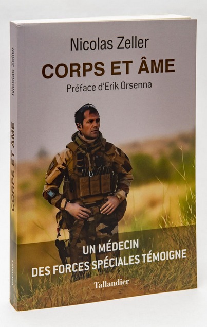 CEMAT_FR's tweet photo. Qu’est-ce qu’un soldat ? Le médecin-chef Nicolas ZELLER répond avec humanité à cette question dans «Corps et âme», ouvrage récompensé du prix littéraire de l’@armeedeterre Erwan BERGOT. #CohésionDéfense #PEB2021 @santearmees https://t.co/MQfRdH25kE