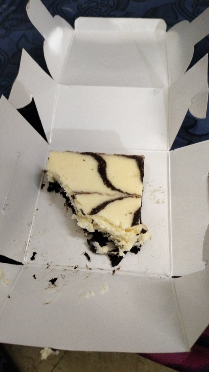 AshishPareekk's tweet photo. @zomato @zomatocare 
Got stale cheese cake
Worst service ever
Contact - 7470693646
Email- prajwalpatidar777@gmail.com https://t.co/DejsNG4EV1