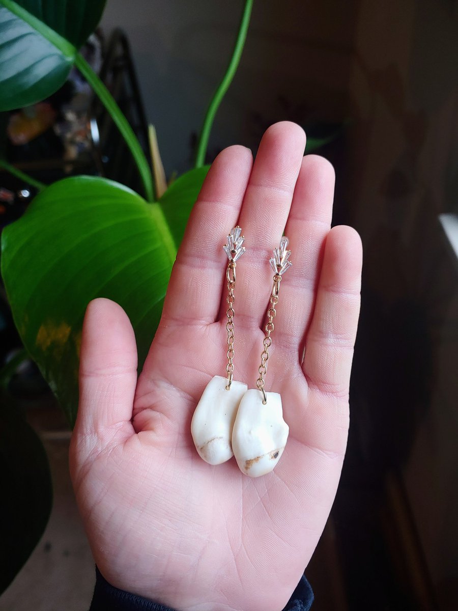 🖤✨🖤✨ GIVEAWAY 🖤✨🖤✨

· Follow me
· Like/rt this post!
· tag a few friends (separate comments plz)
· us &amp; ca only
· more info below!