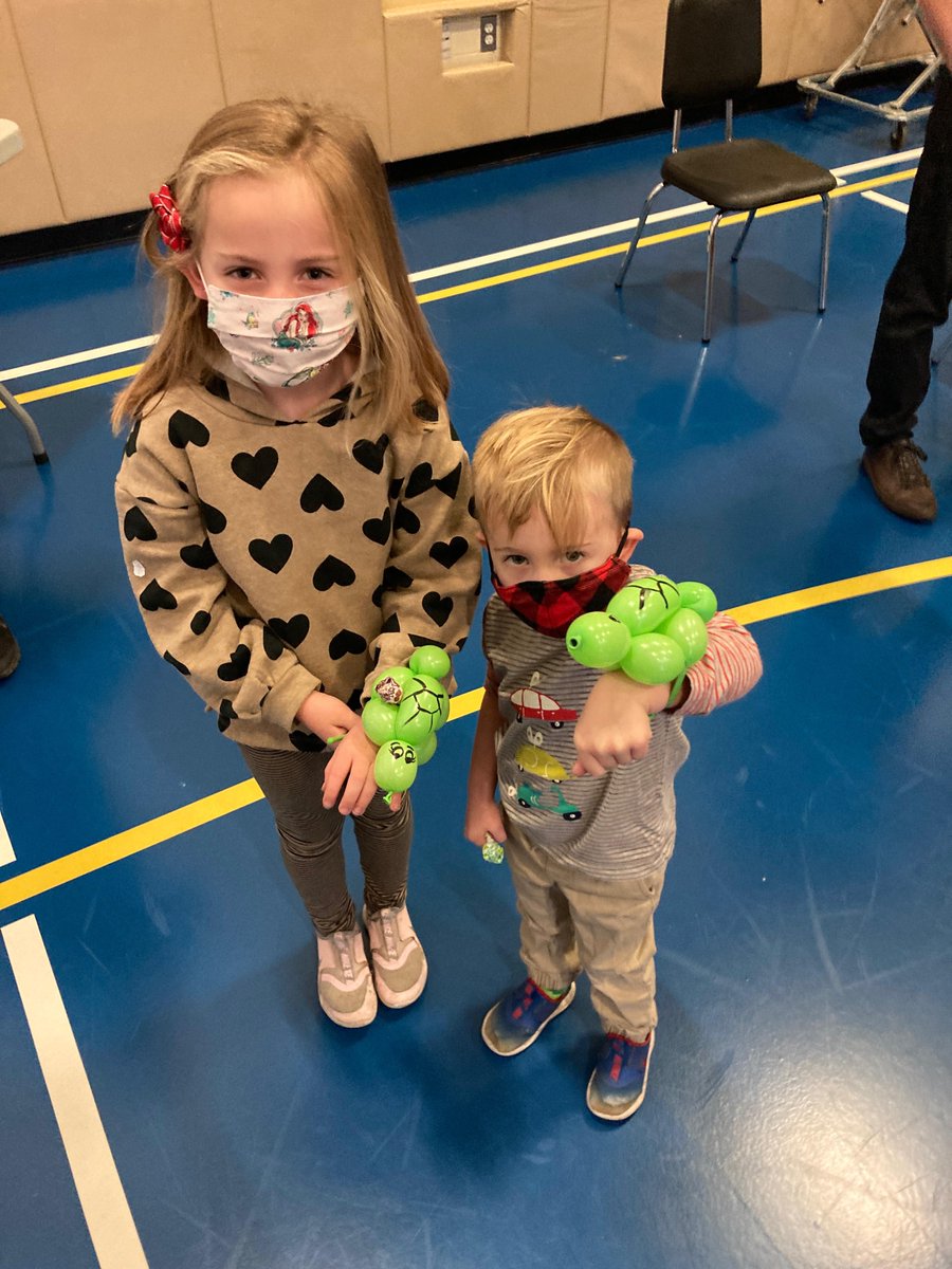 HCSdv's tweet image. It's always a great time volunteering at Every Child Counts' @eccinc2021 pediatric COVID vaccine clinics! #EveryChildCounts #BecauseWeCare #COVIDVaccine