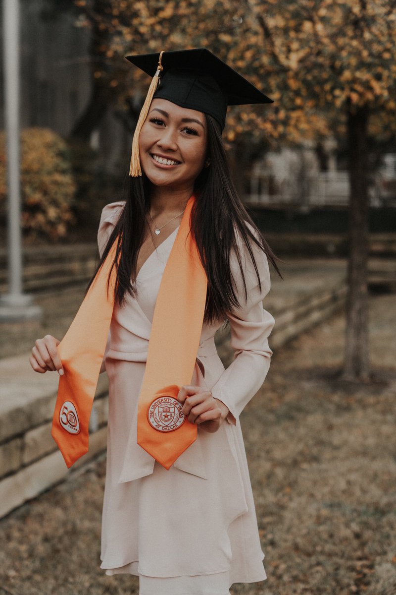 luefrah's tweet photo. I am UTDone🎓
Graduating with Bachelors of Science in Healthcare Studies🩺 https://t.co/NjK3hpDuGj