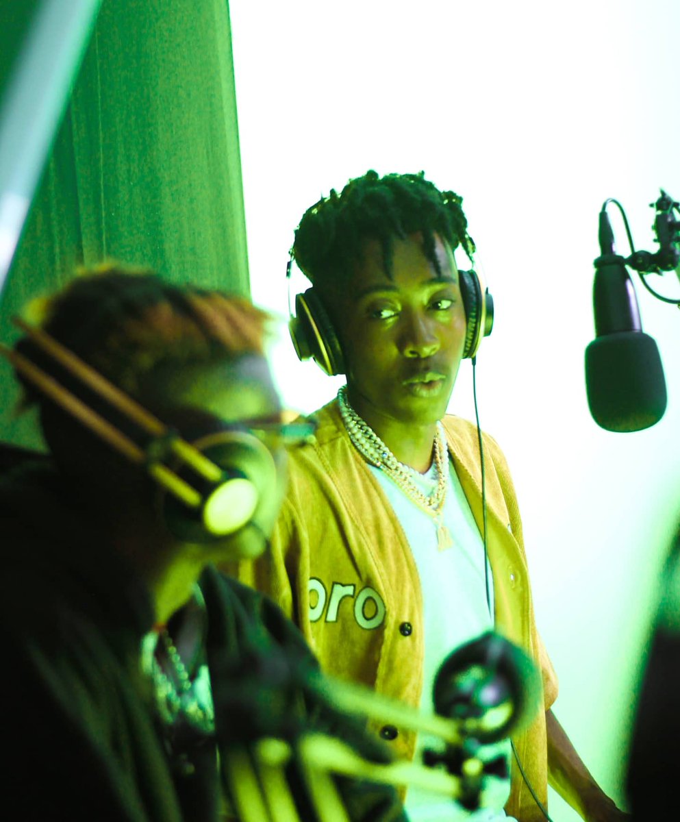 myDMs Podcast tweet media