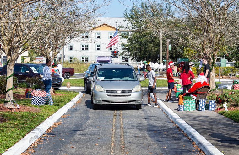 CSVcentralFL's tweet image. Santa’s Village was a success! 

Thank you to all the volunteers and donors who helped make this possible! 🎄