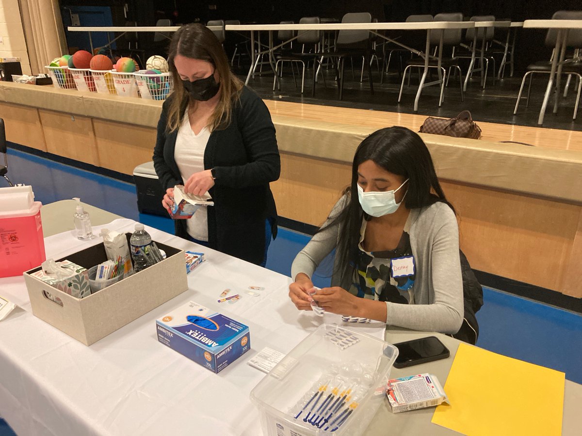 HCSdv's tweet image. It's always a great time volunteering at Every Child Counts' @eccinc2021 pediatric COVID vaccine clinics! #EveryChildCounts #BecauseWeCare #COVIDVaccine