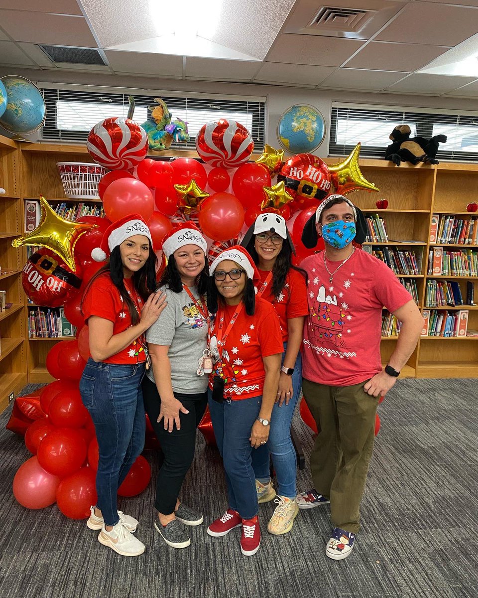 phepandas's tweet photo. PHES faculty is getting in the holiday spirit this afternoon at AVID PLC. #phepandas #sdocgoodtogreat https://t.co/d4n9OAM4U9