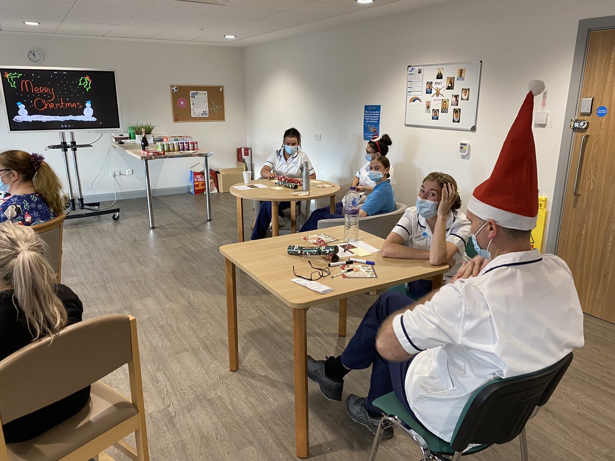 HannahHalliwel1's tweet photo. Festive rehab team meeting and lunch🎄 an opportunity to reflect on all we’ve achieved in 2021 and set our service objectives for next year. Great team work 🌟 @RachelStottOT @LouiseSalthouse @ChloePhasey @JennieDrinkwat1 @Ashlie71982171 @GallerySinead https://t.co/KzDA2E47z9