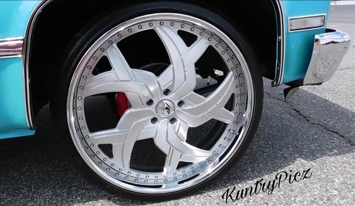 KuntryPicz's tweet photo. #ShotzByKuntry #carshow #cars #carphotography #carphotographer #customwheels #autophotography #wetpaint #rides #bigrims #carpornphotography #stuntseason #whipgame  #automobiles #outdoorphotography #outdoors #hotcars #whipz #streetcars https://t.co/kyCmFPGoMQ
