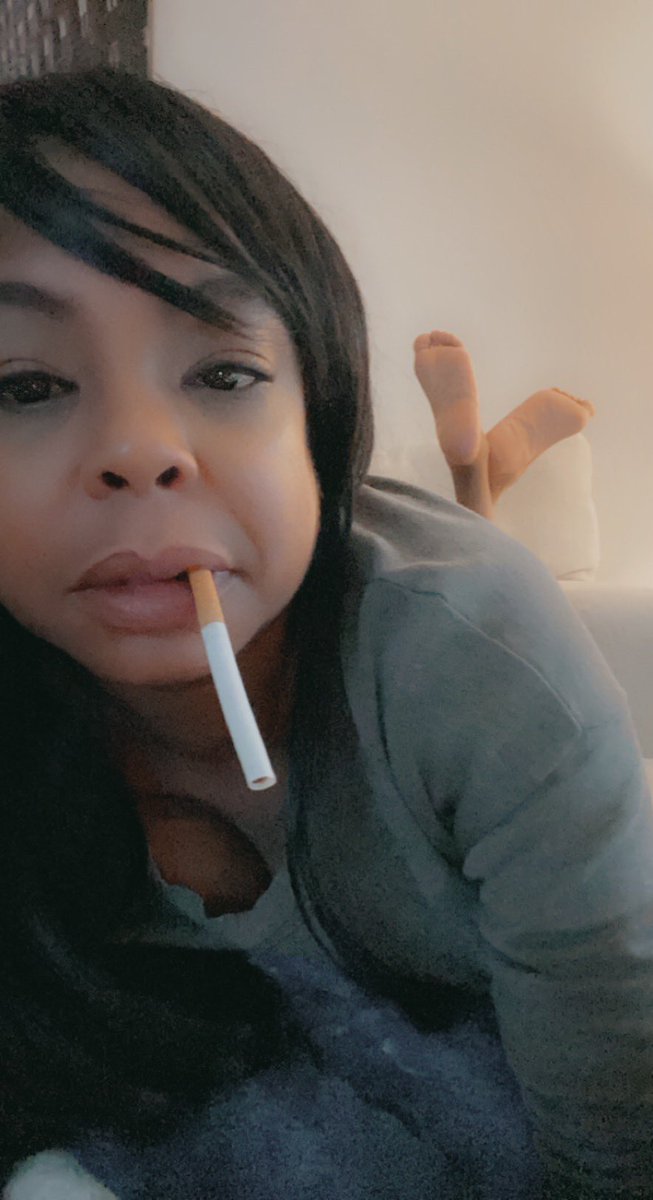 miasmokes's tweet photo. Feet and smoking. Happy humpday 

#humpday #smoking #sf #footworship #smokingfetish #goddess #rt #chicago https://t.co/j8hWikhDET