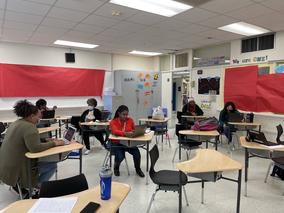 Its_Ms_Flawless's tweet photo. Stay ready so you don’t have to get ready!! 💪🏽 #PLC #PerfectThePlan #WeAreOne 💛💙 @MsJones_2021 @puentedisd https://t.co/zyIf4s1vVP