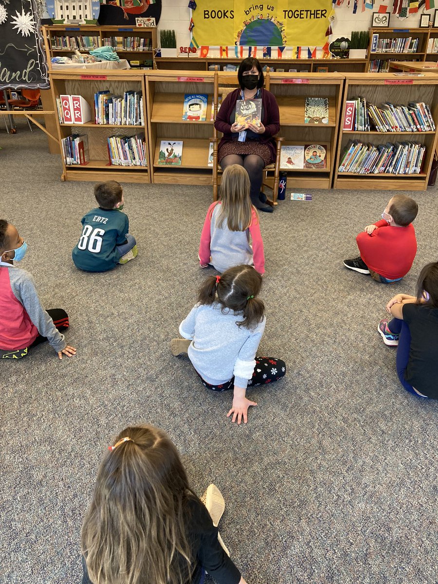 RoadrunnerLMC's tweet photo. Thank you to @GCPSDrFowler for joining us this week. The students were thrilled to make connections between the book you shared and what theyβve been learning in class about holiday traditions around the world. #comebacksoon #SpecialGuestReader https://t.co/EhnbictCVK