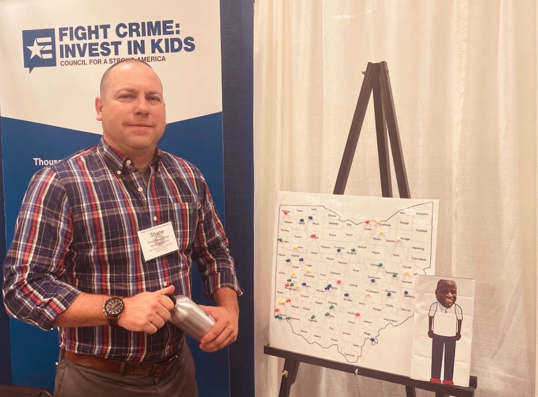 We are thankful for our members!  We appreciated seeing longtime <a href="/FightCrime/">Fight Crime</a>OH member and  West Liberty Police Chief Shane Oelkers who stopped by our booth at the <a href="/OACP1/">OACP</a> conference in Columbus last month. #FightCrime25! <a href="/crees2008/">Cyndy Rees</a> @OhioCSA @FightCrime