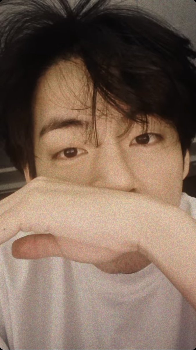 bbrightae_'s tweet photo. so closeeeeee!!!!!

KIM TAEHYUNG https://t.co/R7csFJgD9I