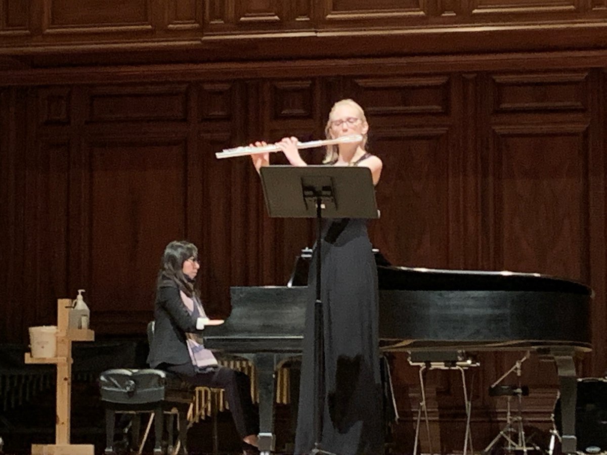 IllinoisMusic's tweet photo. U of I School of Music blogger, Sarah Castle, shares her experience working with a collaborative pianist in preparation for her recital! 🎹
Read more at: https://t.co/4eNtkGrV5F
#MusicMajor #MusicStudent #CollaborativePianist #Flute https://t.co/Gx7adPxPcn