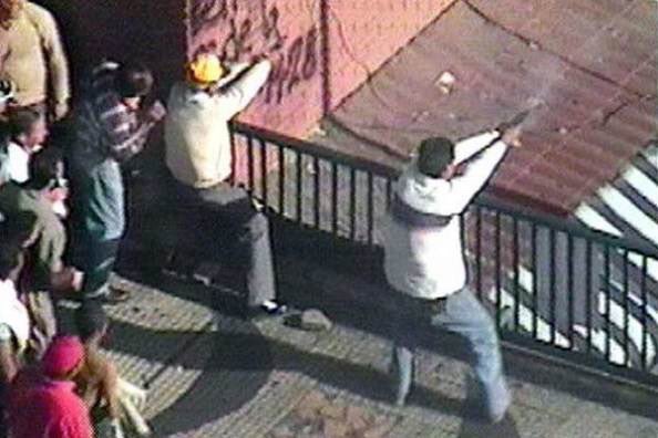 #Venezuela Año 2002. Una imagen que no podemos olvidar. Un día lleno de sucesos que no podemos olvidar. La sangre de inocentes derramada en las calles que no podemos olvidar. Yo estuve ahí y viví esos acontecimientos. #ProhibidoOlvidar