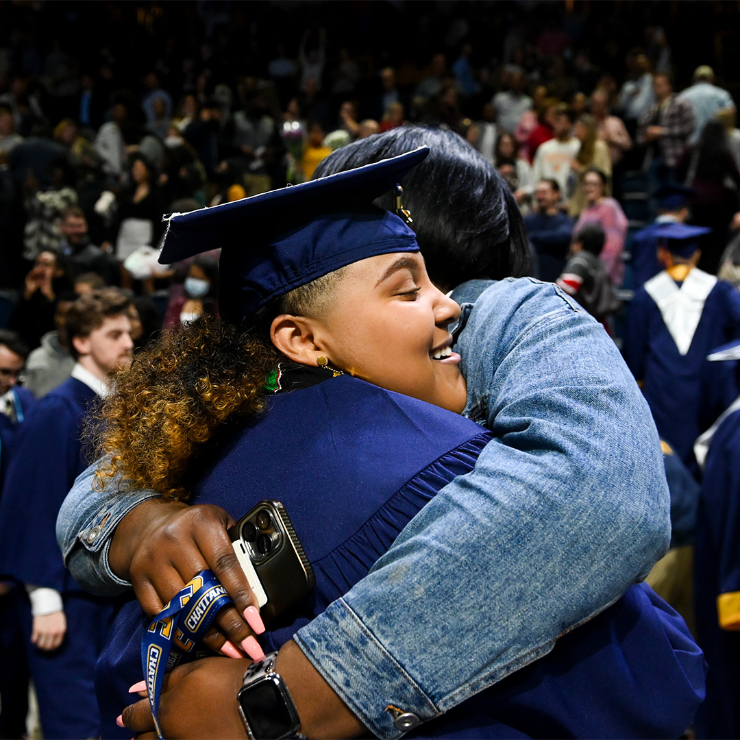 chattanoogaalum's tweet photo. Congratulations, Class of 2021! 🎉🎓

Being a Chattanooga Moc does not stop at graduation. This is where your journey takes flight.

Welcome to the #chattanoogaalum family! You're now part of a network of over 68,000 alumni, and we're here to help you. #UTCGrad21 https://t.co/vNE3fJxuSi