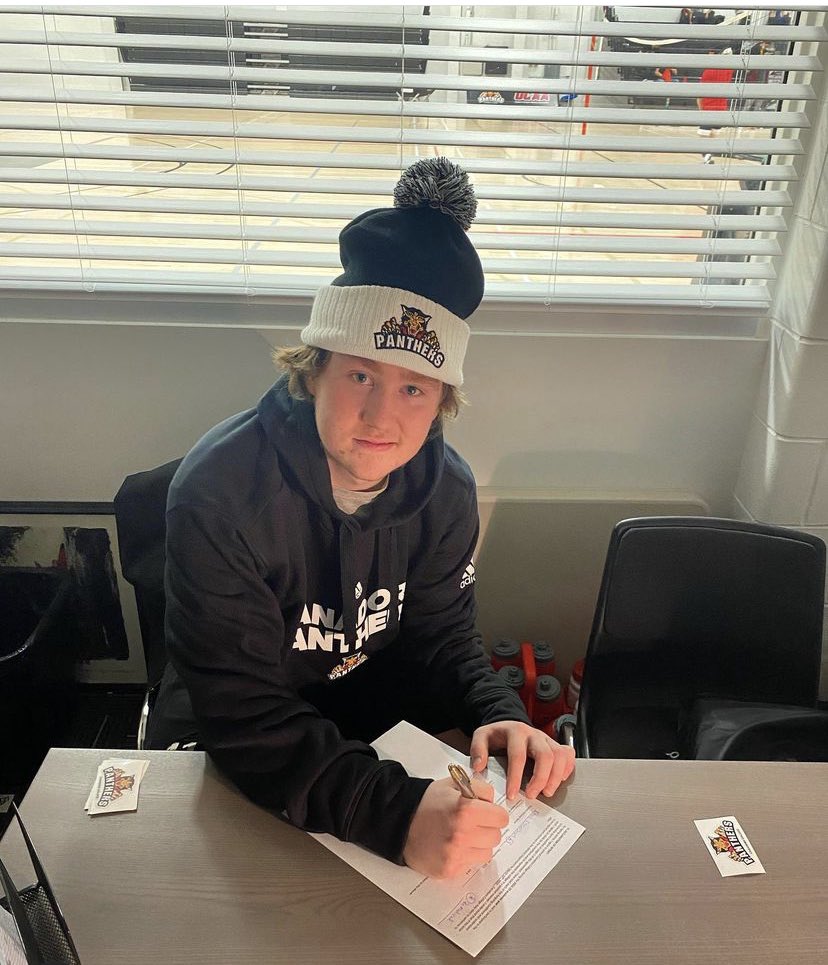 🏐 ! Recruit Signing ! 🏐

We are thrilled to announce that our own @ethanisraelstam11 has been signed to the @panthers_mvb team for the 2022-2023 season!
Congrats Ethan! 

#Muskoka <a href="/ontvbpage/">Ontario Volleyball Page</a> <a href="/ova_updates/">Ontario Volleyball Association</a> #Mayhem  <a href="/cubsvb/">Georgian Cubs</a> #Volleyball #PantherNation <a href="/Muskoka411/">Muskoka411 News</a> <a href="/CanadorePanther/">Canadore Panthers</a>