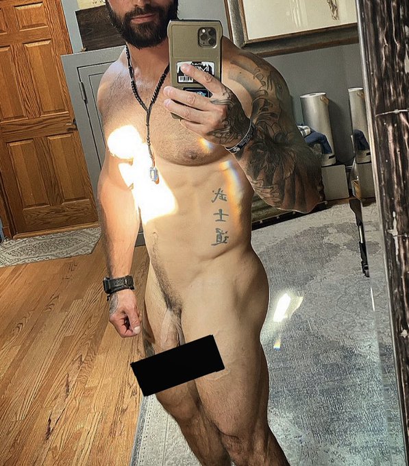 How&rsquo;s it hanging?  https://t.co/rzaiC9BSdq https://t.co/InxEujSMU5