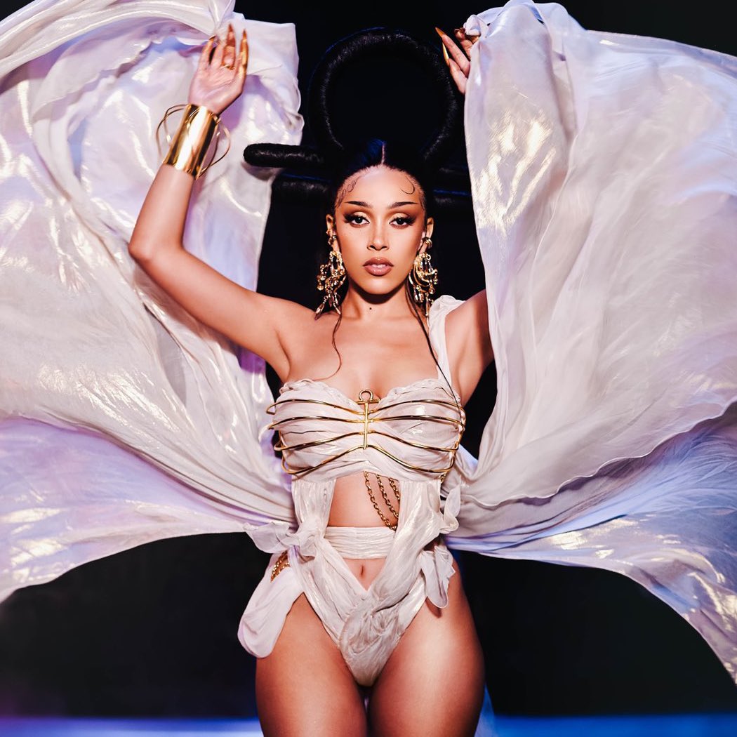 PopBase's tweet photo. ‘Planet Her’ by Doja Cat is now the fastest album by a female rapper in Spotify history to hit 3 billion streams. https://t.co/yrnFHTvC9Y