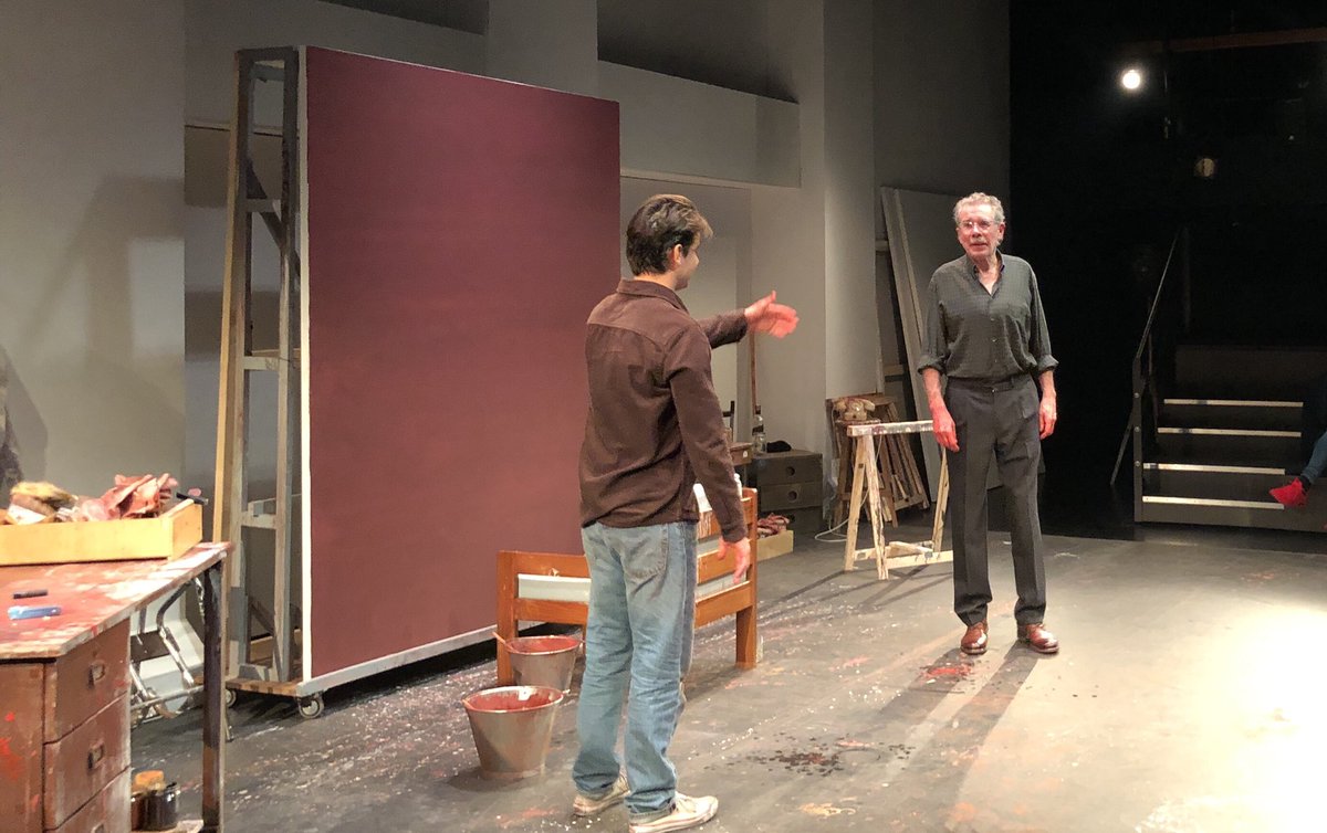 kizz10k's tweet photo. 🎭 #Red explota els colors i la vida al @teatreakademia amb un gran Lluís Soler com  #MarkRothko i el seu aprenent @Ferran_VS @guitorl  
👋👋👋👋 https://t.co/uhAErHyZUk
