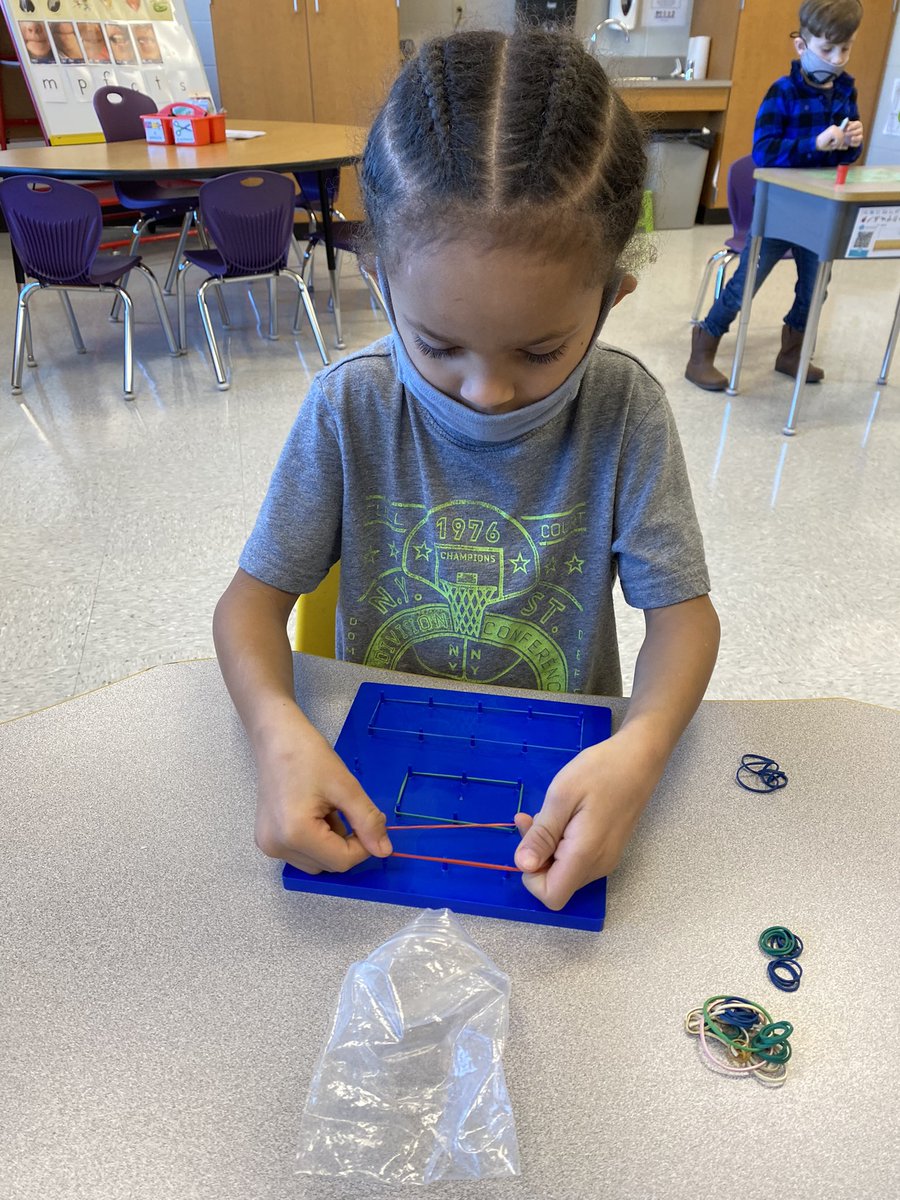 jovteach's tweet photo. Snowflake had some fun making shapes on a geoboard! We also loved using them in math to practice! #ClassroomElf #SnowflakeAdventures #WEStandTogether #becomebelongNYCSD @WESpolarbears https://t.co/LBFcvnXFDG