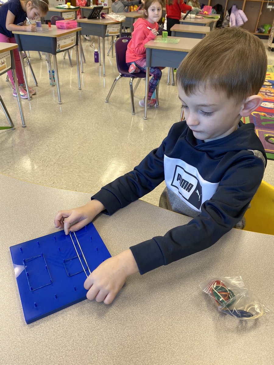 jovteach's tweet photo. Snowflake had some fun making shapes on a geoboard! We also loved using them in math to practice! #ClassroomElf #SnowflakeAdventures #WEStandTogether #becomebelongNYCSD @WESpolarbears https://t.co/LBFcvnXFDG