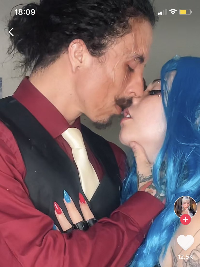 layreiss's tweet photo. MANO O POVO DO TIKTOK SHIPANDO SILCO E JINX

q vontade de me joga de 1 predio https://t.co/kSYf7apzll