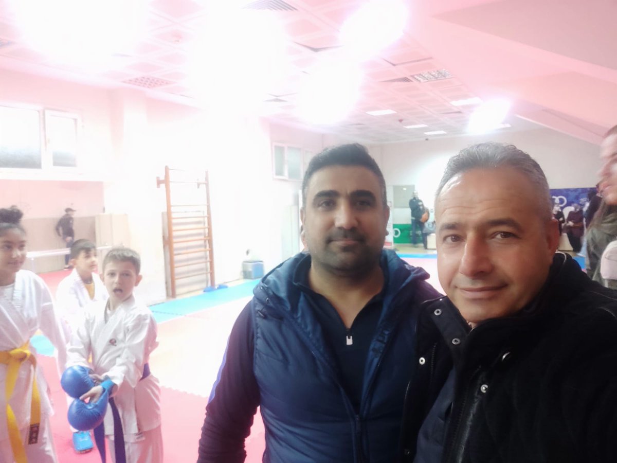 Tarsus Borsa İstanbul Şehit Umut Sami şensoy Anadolu lisesi nin Sağlık ol Sende Adlı projesi kapsamında Macaristan Romanya Hırvatistan dan misafirlerimiz   gençlik spor müdürlüğümüzü ziyaret ettiler karat branşında bilgi verdik ve ilk deneyimlerini yaşadilar