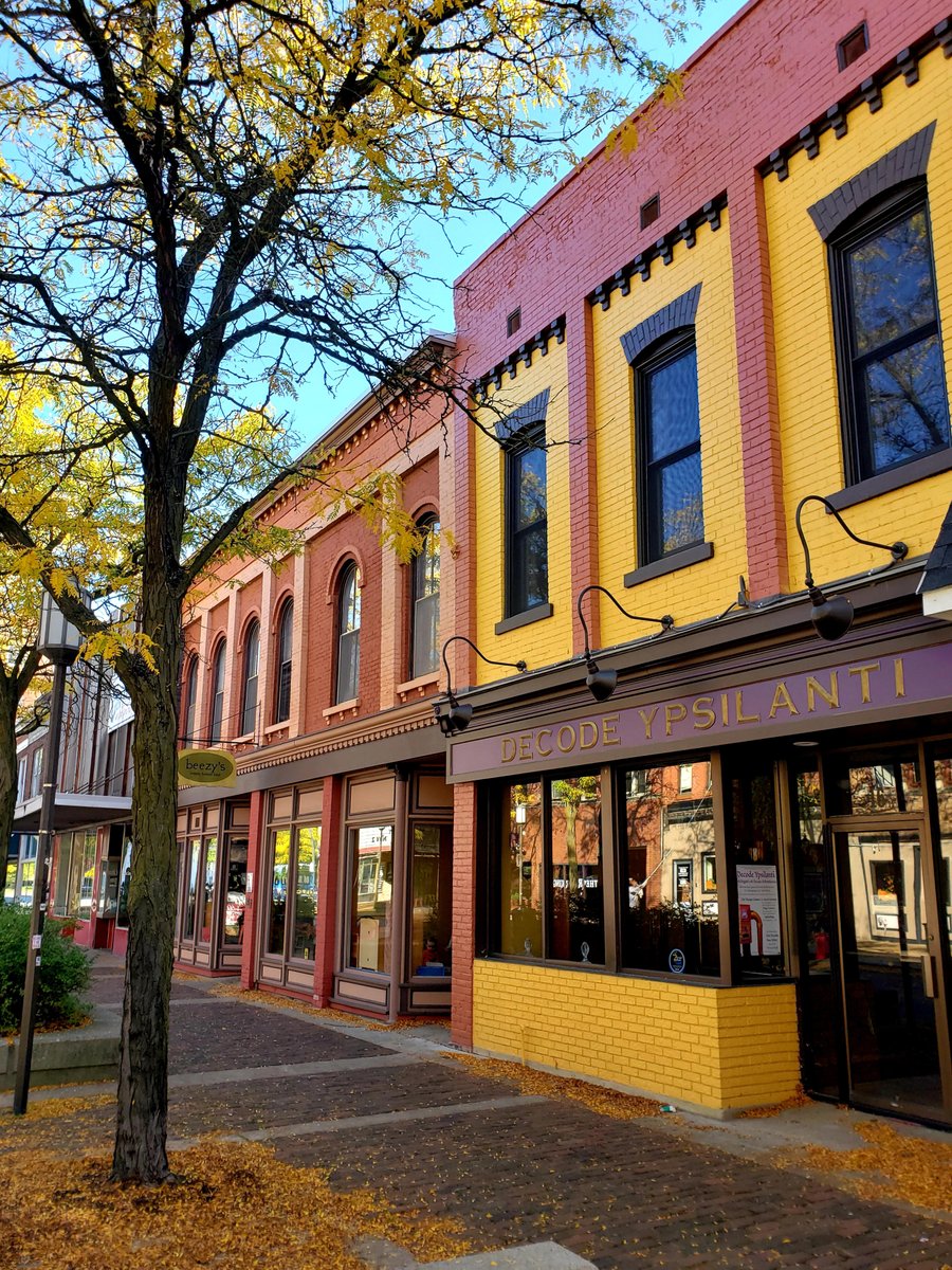 emucreditunion's tweet photo. You don't need clues to discover that when you visit @DecodeDetroit Escape Rooms in Ypsilanti, you're giving back to @SOS_Community this holiday season: https://t.co/Zs55nWt0xP 🔎 #ShopLocalGiveLocal https://t.co/FNlspPZC8u