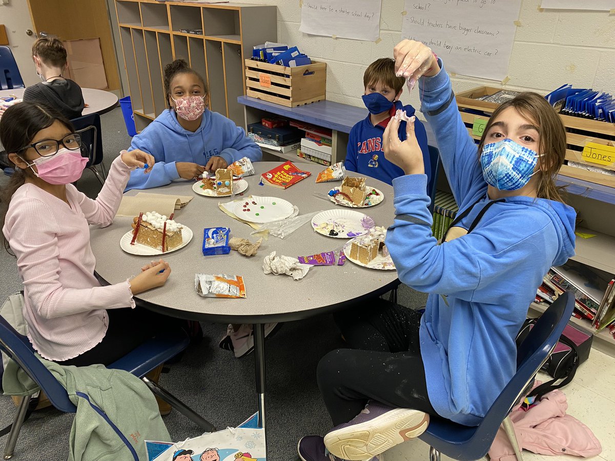 sbteach15's tweet photo. YES Club made gingerbread house before Winter Break! @GlebeAPS @APSVirginia https://t.co/7OPqZCzLRV