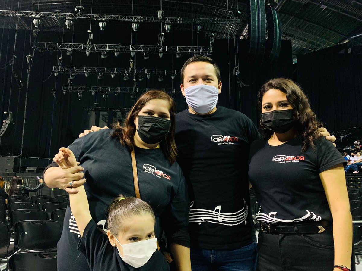 OirAmorMty1's tweet photo. Ya andamos presentes #OAMty y #OACoah ❤️🤭
Esperando a nuestras personas favoritas @RioRomamx, en #LaGranPosada de @_lasabrosita_mx 😍
Aún faltamos algunos, caemos en un rato 🥰 https://t.co/F0udyUsHIe