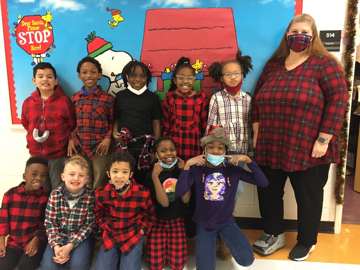 tracy_ingram's tweet photo. Our class is mad about plaid! π @RCE_HCS #RCE2021Christmas https://t.co/yN095hMhWB