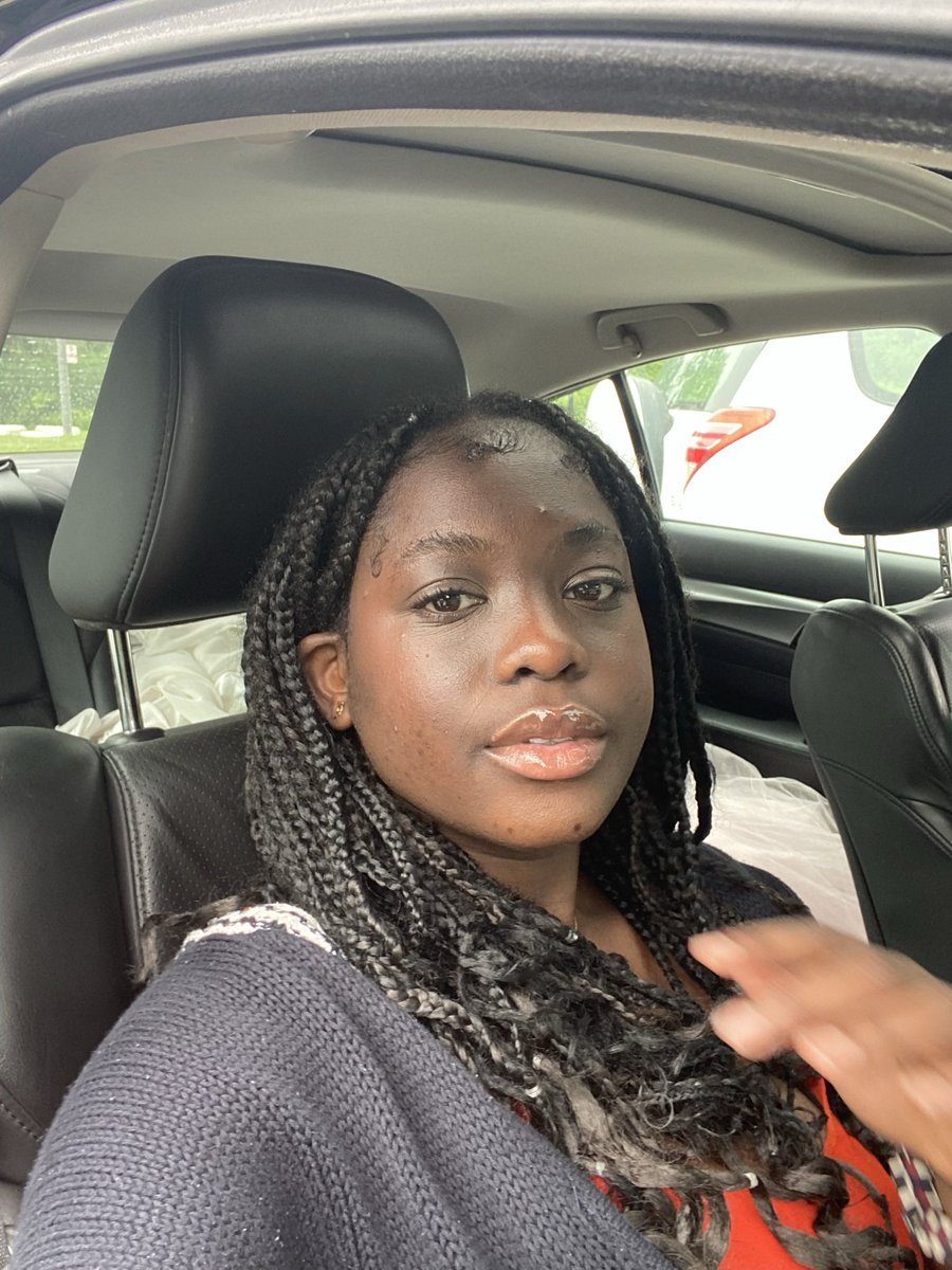 AshleyAkua_'s tweet photo. Relieving exam stress by remembering how pretty I am😌❤️ https://t.co/nL9fsPSucl