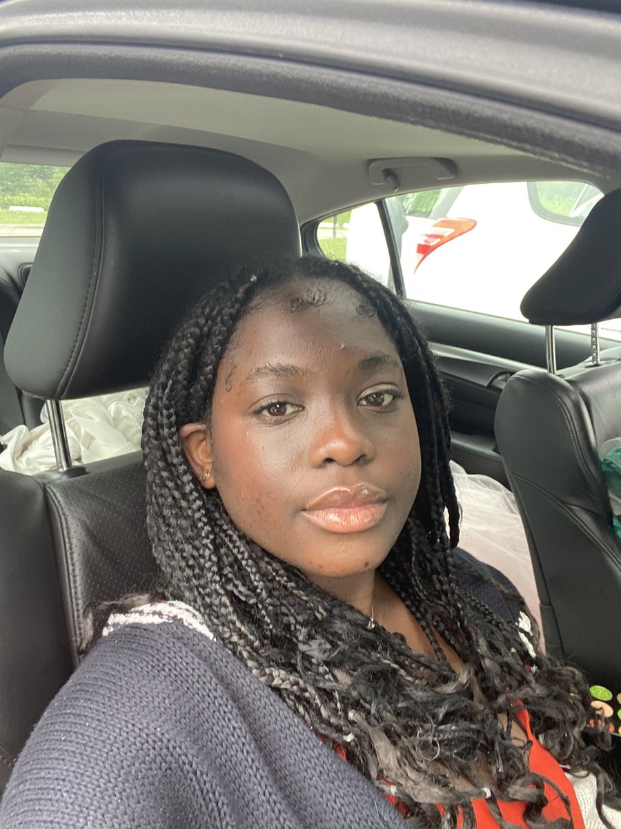 AshleyAkua_'s tweet photo. Relieving exam stress by remembering how pretty I am😌❤️ https://t.co/nL9fsPSucl