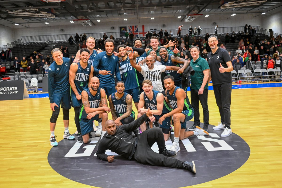 Ticket Punched: <a href="/McrGiants/">Manchester Giants</a> produced a remarkable performance at home to advance to the @BBLofficial Cup final downing @GlasgowRocks 92-79 in the 2nd leg and 184-181 on aggregate. <a href="/Money0Tee/">Tyrik Armstrong</a> with 25 points, 7 assists and 3 steals. They now play the winners of Leicester and London.