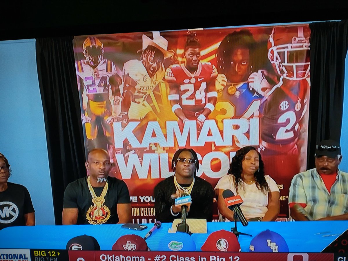WilliamScottDe3's tweet image. It's wide open on National Signing day!!!!
#1CB #2 Overall recruit Just choose Jacksonville State over Florida State!
I guess Deion just wrote a check 😂😂😂
#WTF
College recruiting madness on full display ESPN2 and SECNetwork
