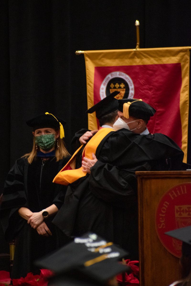 setonhill's tweet photo. Welcome to the #Alumni club! π #SetonHillGrad
More photos from December Commencement can be found on our Facebook Page (make sure you're following us!)
β‘οΈ https://t.co/dqJzmp08Si https://t.co/MzB2EBTOPa
