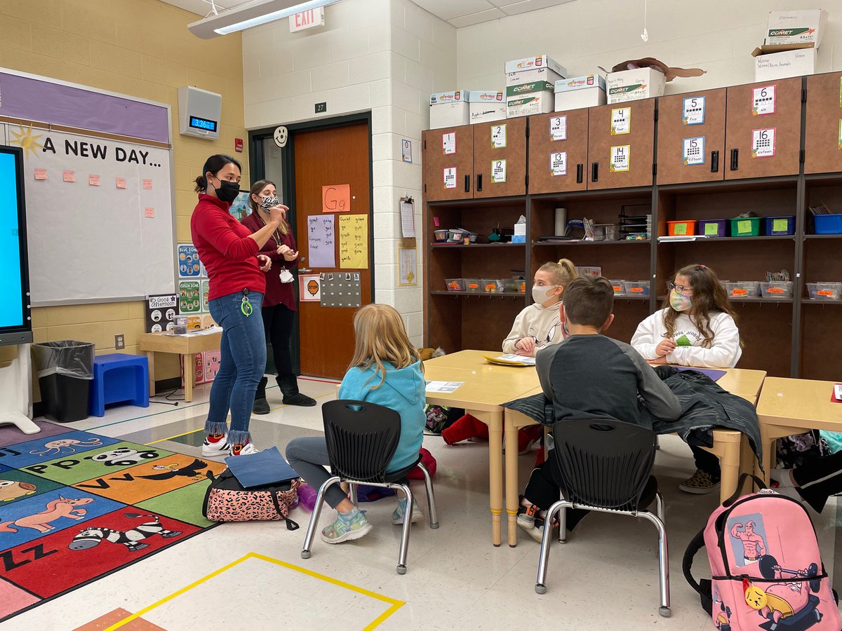 Homer33c's tweet photo. William E. Young held their final American Sign Language (ASL) Club meeting of the year last week. Students learned about culture, practiced their ASL, and played charades! #Every33CDayCounts #NoPlaceLikeHomer https://t.co/hRMI4o4bit
