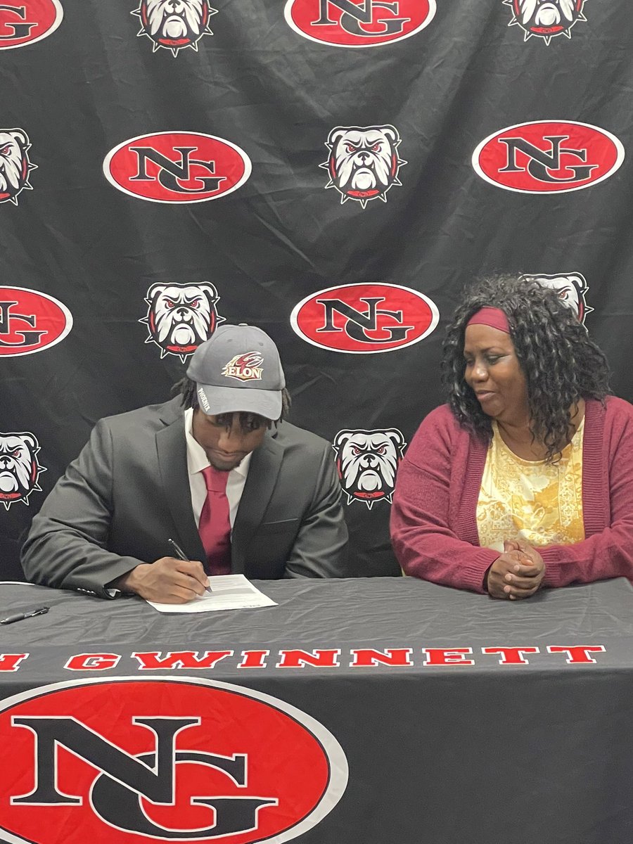 I had a great signing day with my family, friends, and coaches. Special thanks to @BrandonJacobs27 and @Cool_Coach1 for coming! @NGHSFootball @NGHSAthletics @ElonFootball @TonyTrisciani @Coach___E @bigplay_clay