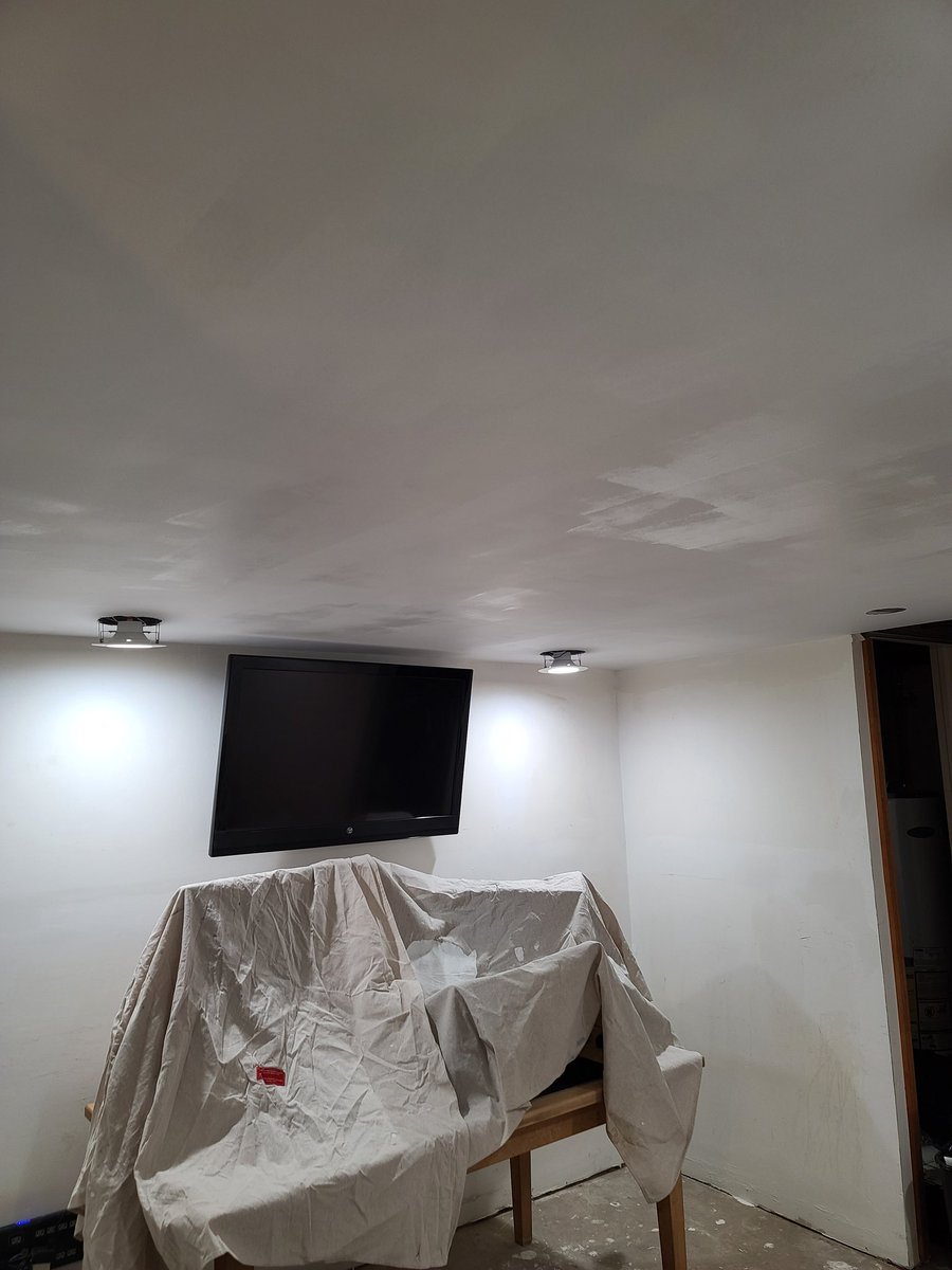 GamesGarruk's tweet photo. #StreamStudio / #Battlestation update time! First coat of primer is on the ceiling, may do a second one because it's brand new sheetrock. Custom paint for the walls came in, just waiting to sand down some touch-up spackle and then we paint! Hopefully done for my Saturday stream! https://t.co/75mvG5EIh0